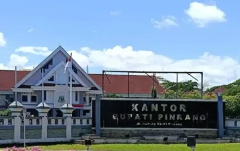 “Jangan Jadi Raja Tebang Pilih, HMI Pinrang Soroti Alih Fungsi Aset Pemda” 2 20250820 Kantor Bupati Pinrang e1790180315330